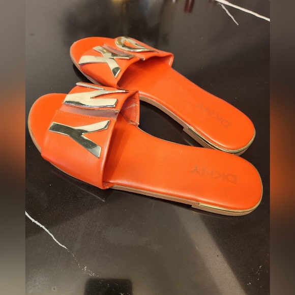 DKNY SANDALS - Picture 2 of 4